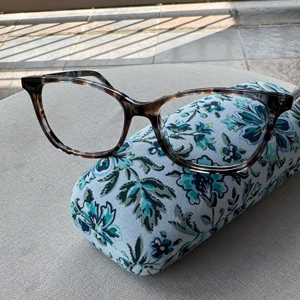 Vera Bradley Tortoiseshell Women's Eyeglass Frames in EUC